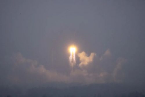 (成都科協) 雨中出征！嫦娥六號去月球背面「挖土」了